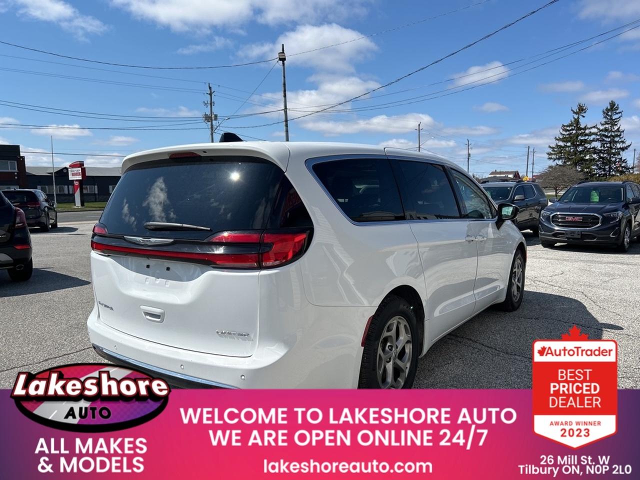 2024 Chrysler Pacifica Limited Photo3