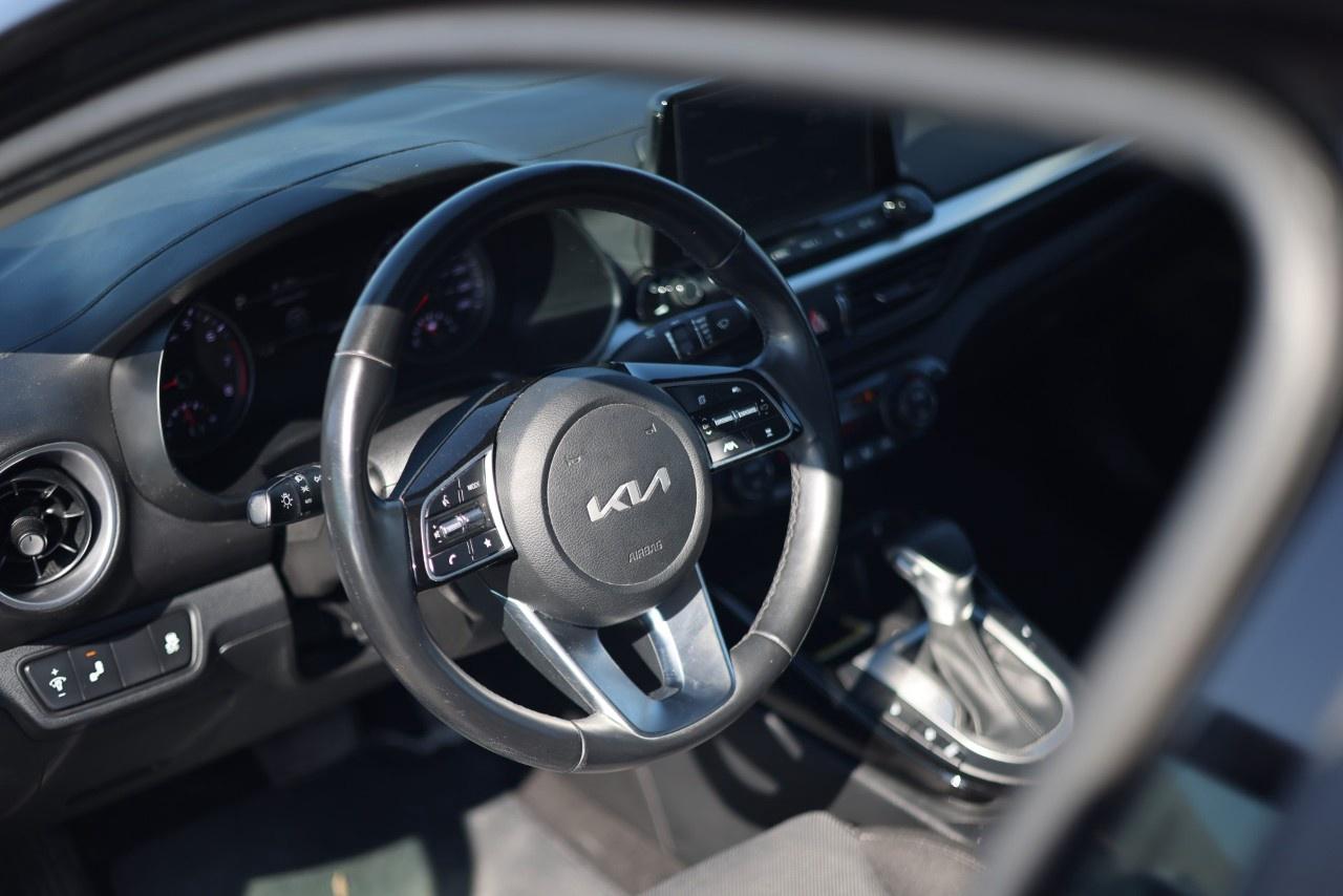 2023 Kia Forte EX  IVT Photo