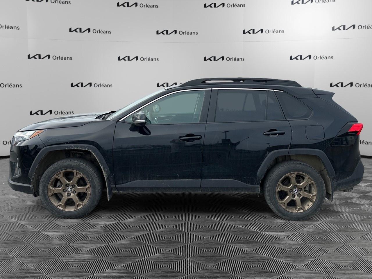 2023 Toyota RAV4 Hybrid XLE AWD Photo3