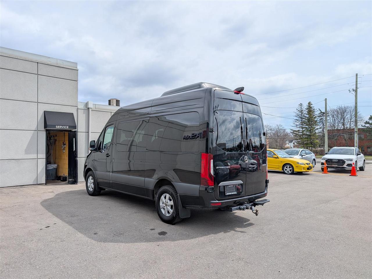2024 Mercedes-Benz Sprinter 2500 PASSENGER 144 WB - PWD DOOR - 360 CAM - TECH FEATS Photo