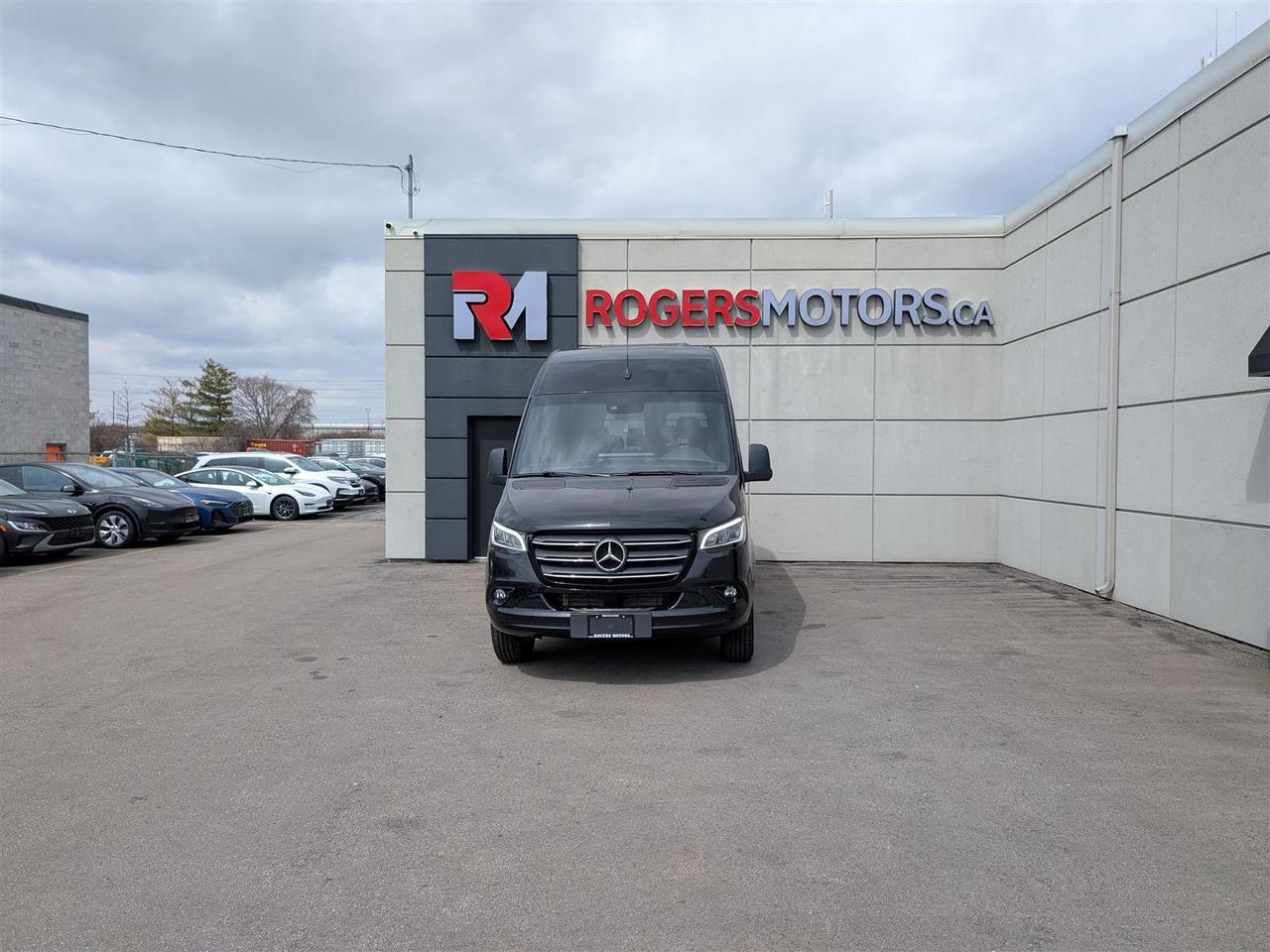 2024 Mercedes-Benz Sprinter 2500 PASSENGER 144 WB - PWD DOOR - 360 CAM - TECH FEATS Photo