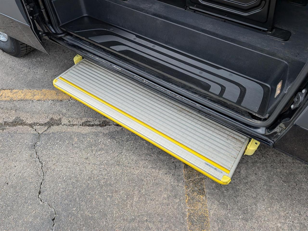 2024 Mercedes-Benz Sprinter 2500 PASSENGER 144 WB - PWD DOOR - 360 CAM - TECH FEATS Photo