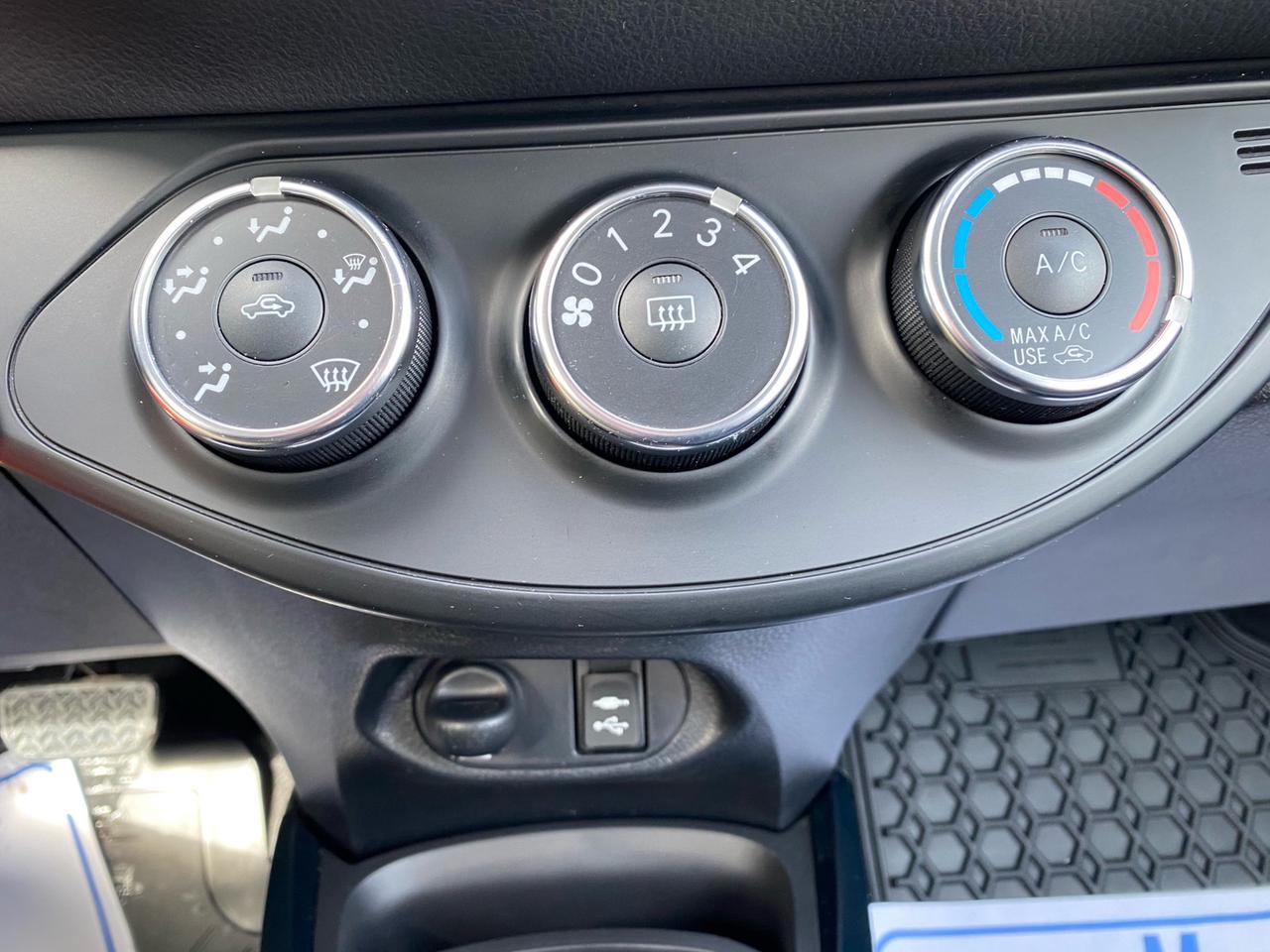 2018 Toyota Yaris SE | Automatic | BlueTooth | Heated Seats Photo