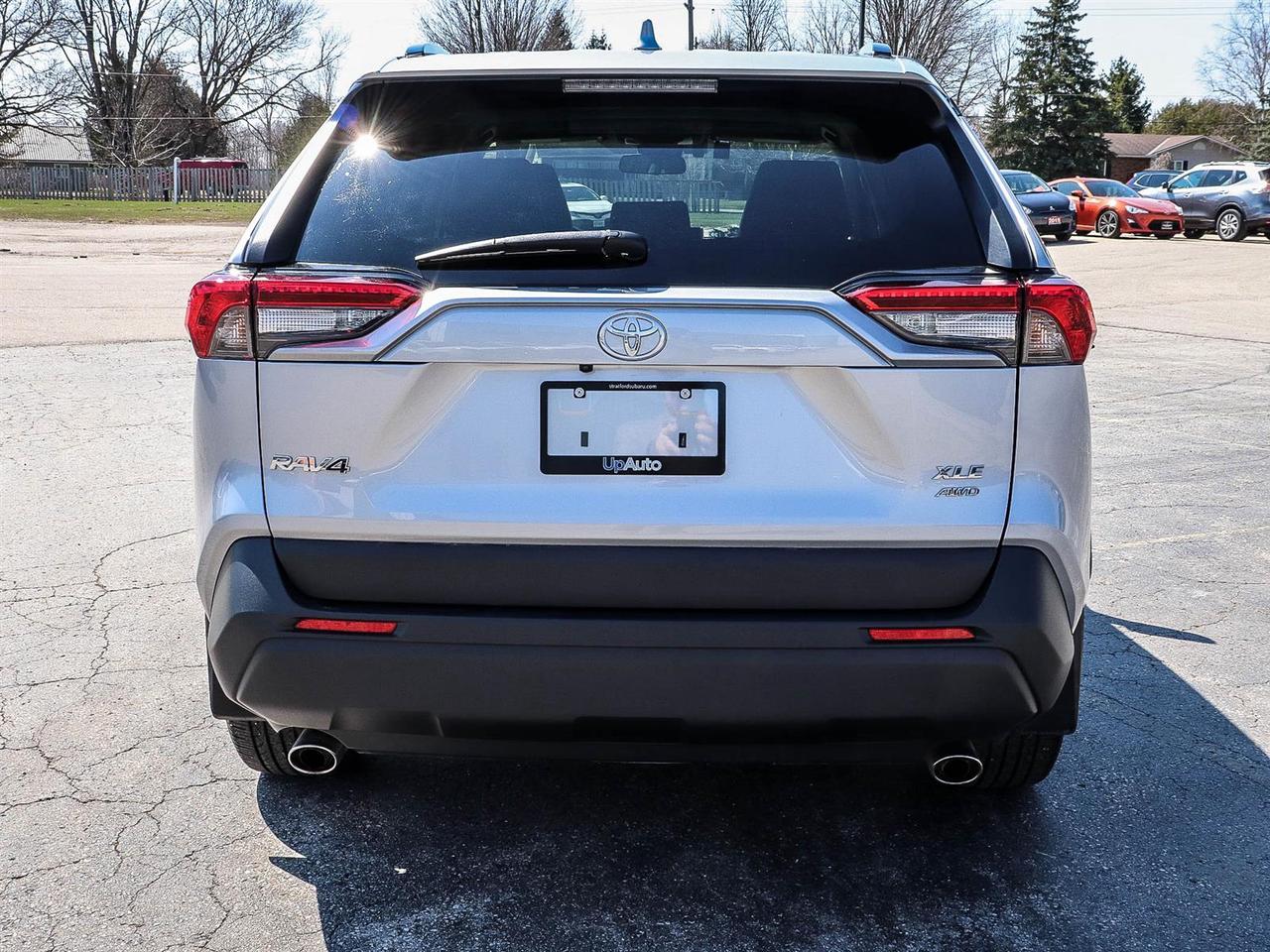 2025 Toyota RAV4 XLE Photo3