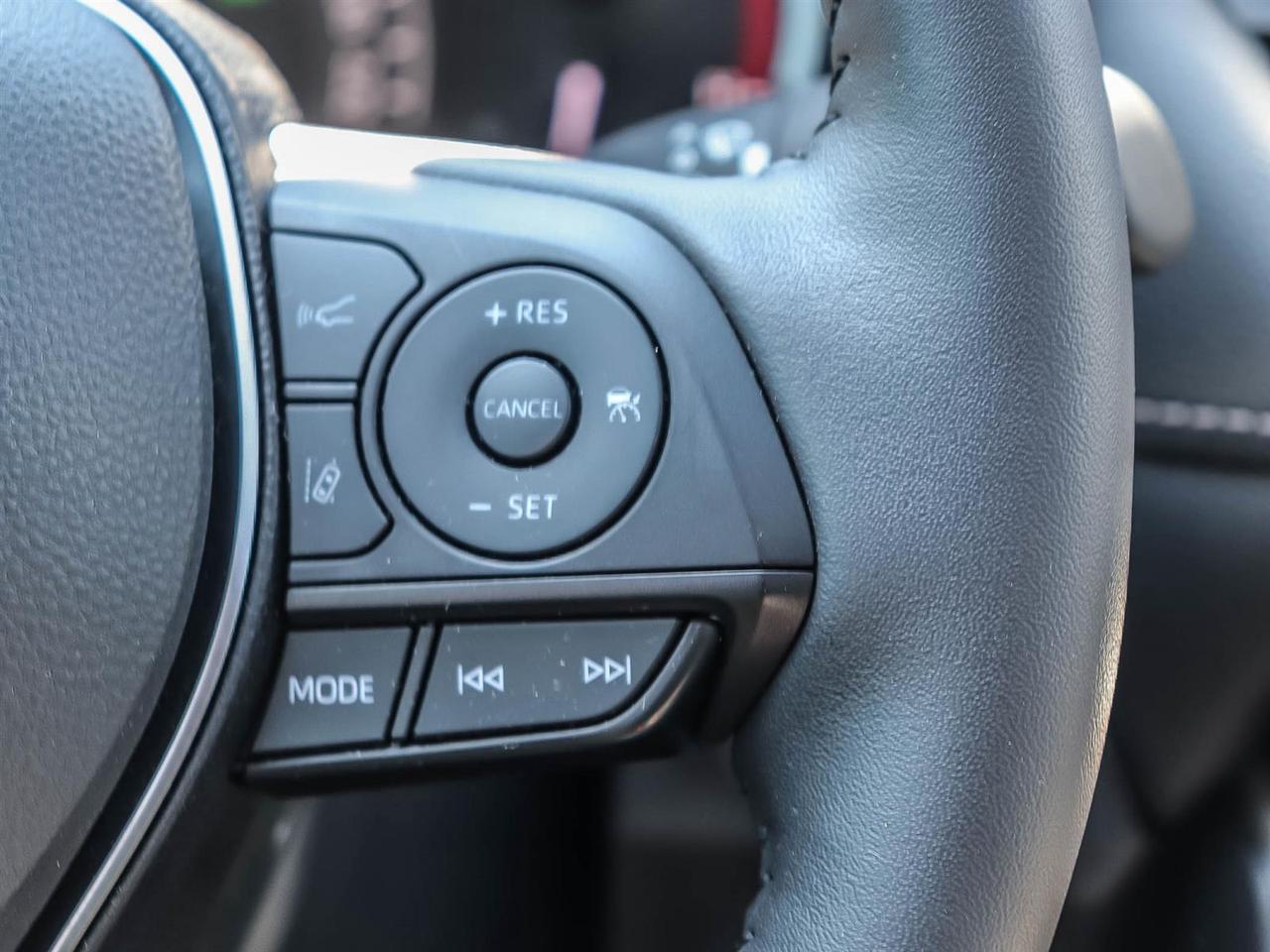 2025 Toyota RAV4 XLE Photo