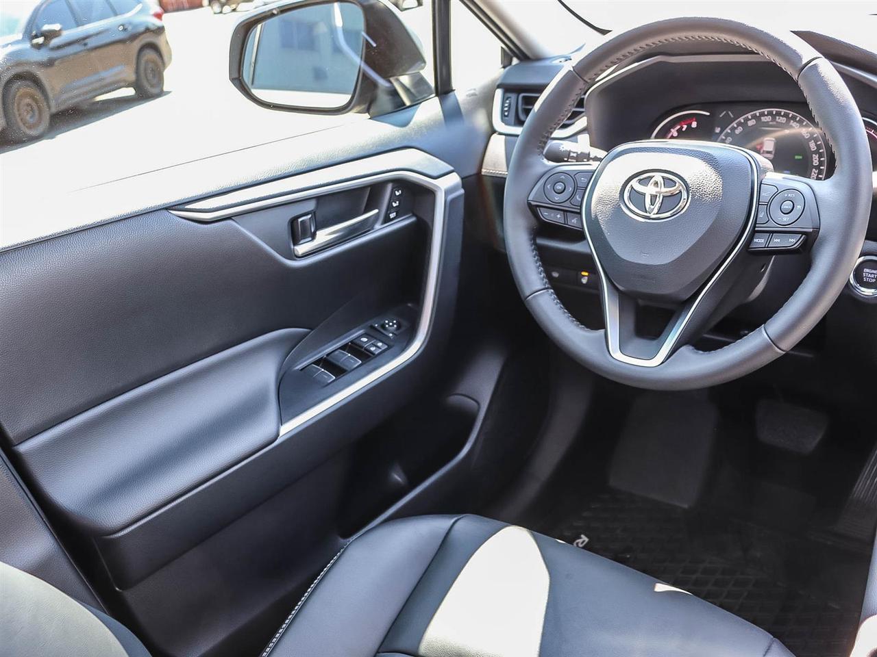 2025 Toyota RAV4 XLE Photo