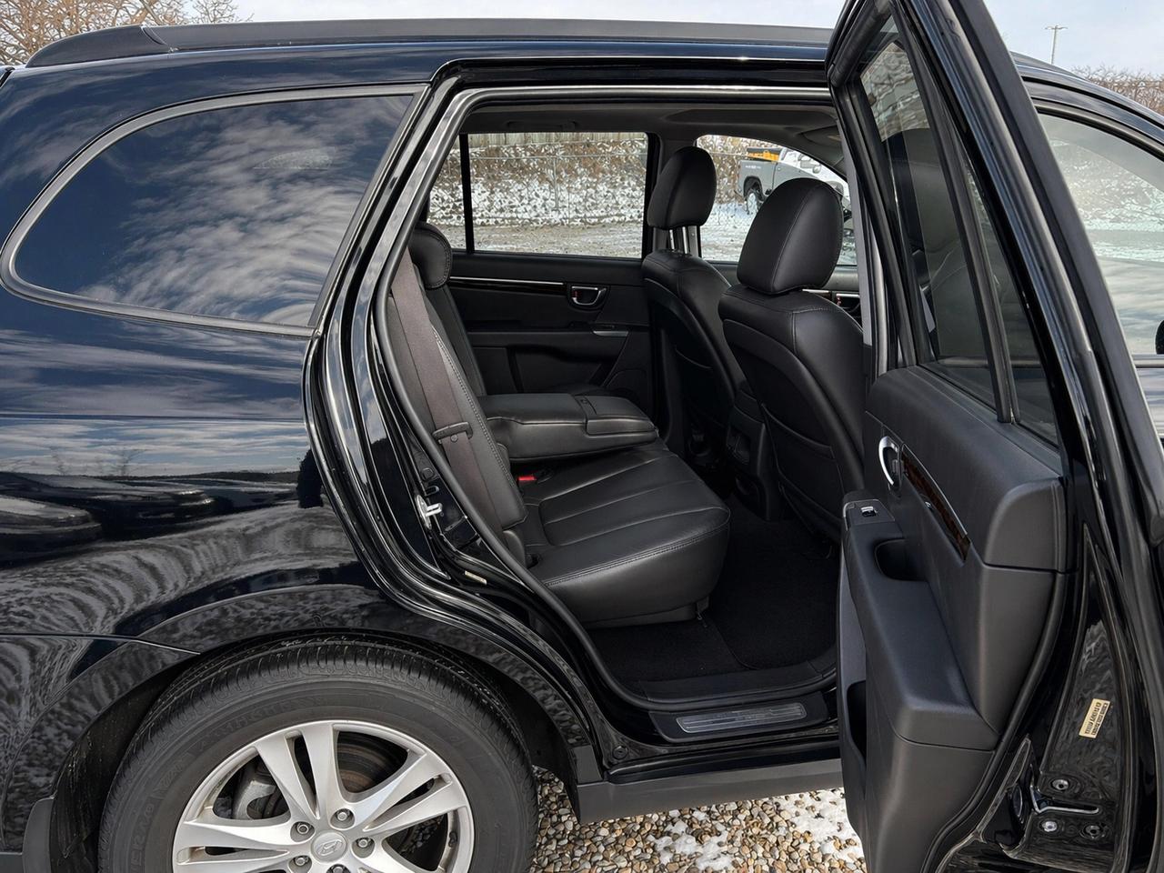 2010 Hyundai Santa Fe Limited - FULLY LOADED VEHICLE! Photo