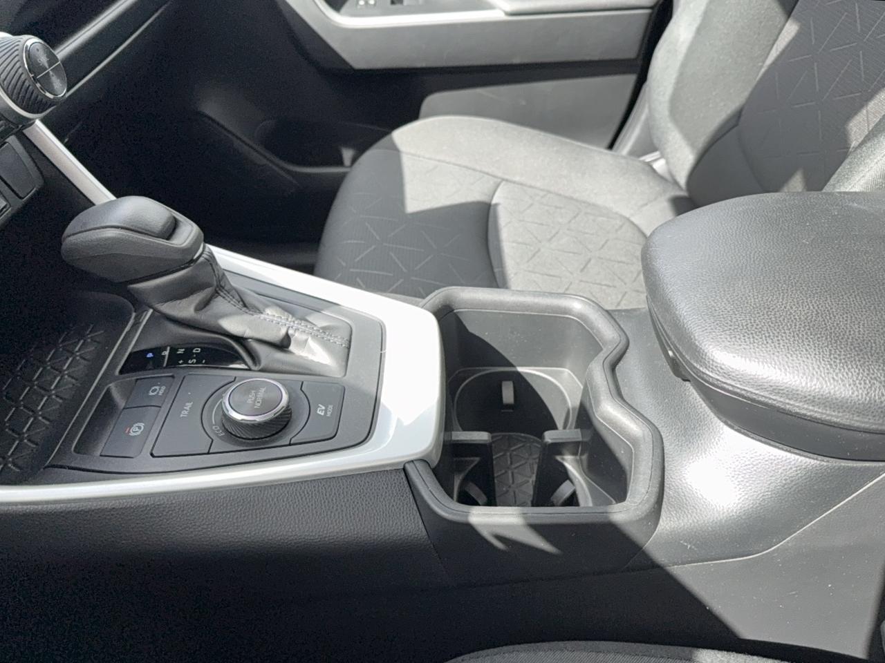 2024 Toyota RAV4 Hybrid LE AWD Photo