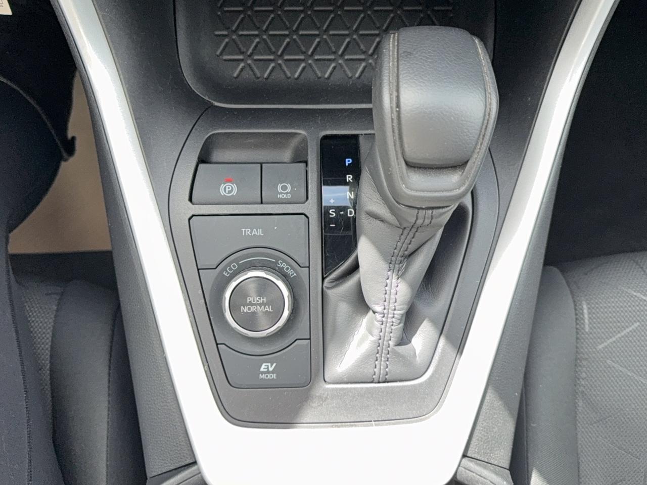 2024 Toyota RAV4 Hybrid LE AWD Photo