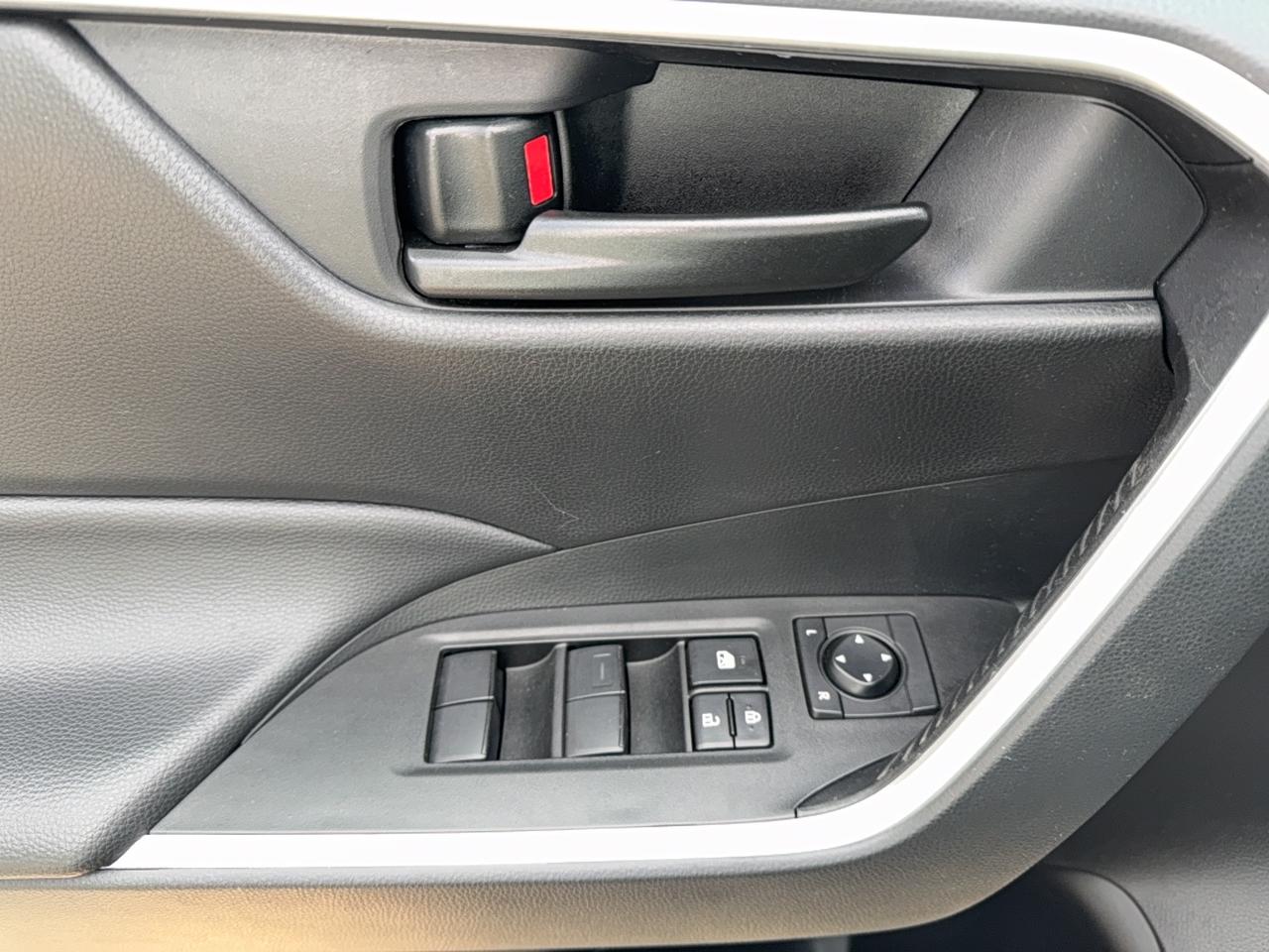 2024 Toyota RAV4 Hybrid LE AWD Photo
