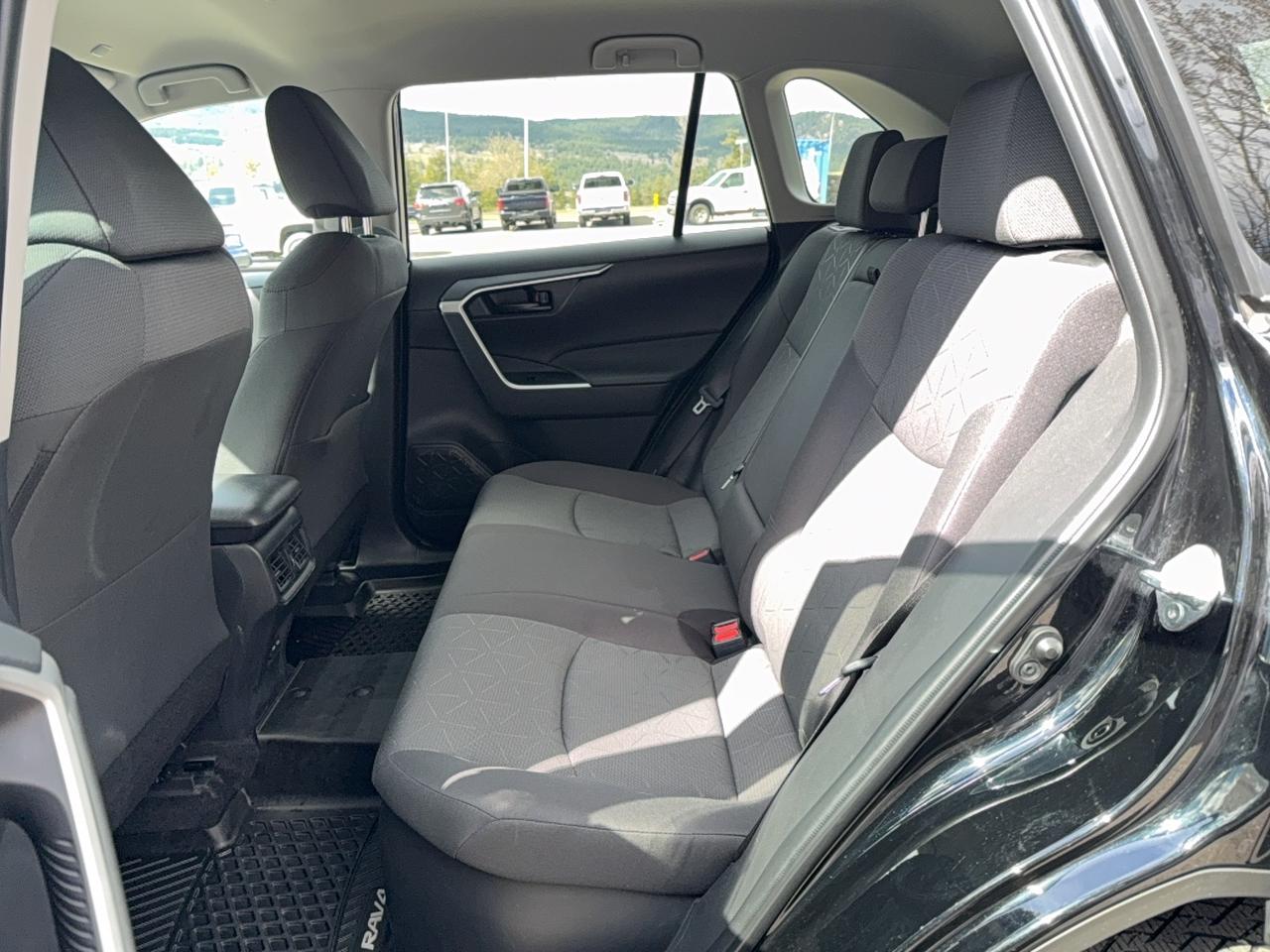 2024 Toyota RAV4 Hybrid LE AWD Photo