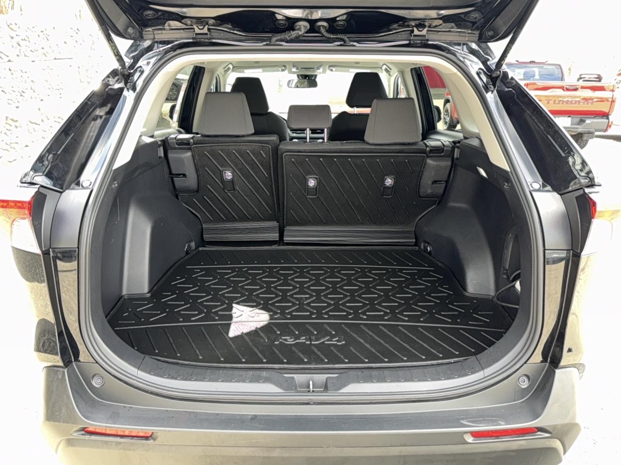 2024 Toyota RAV4 Hybrid LE AWD Photo