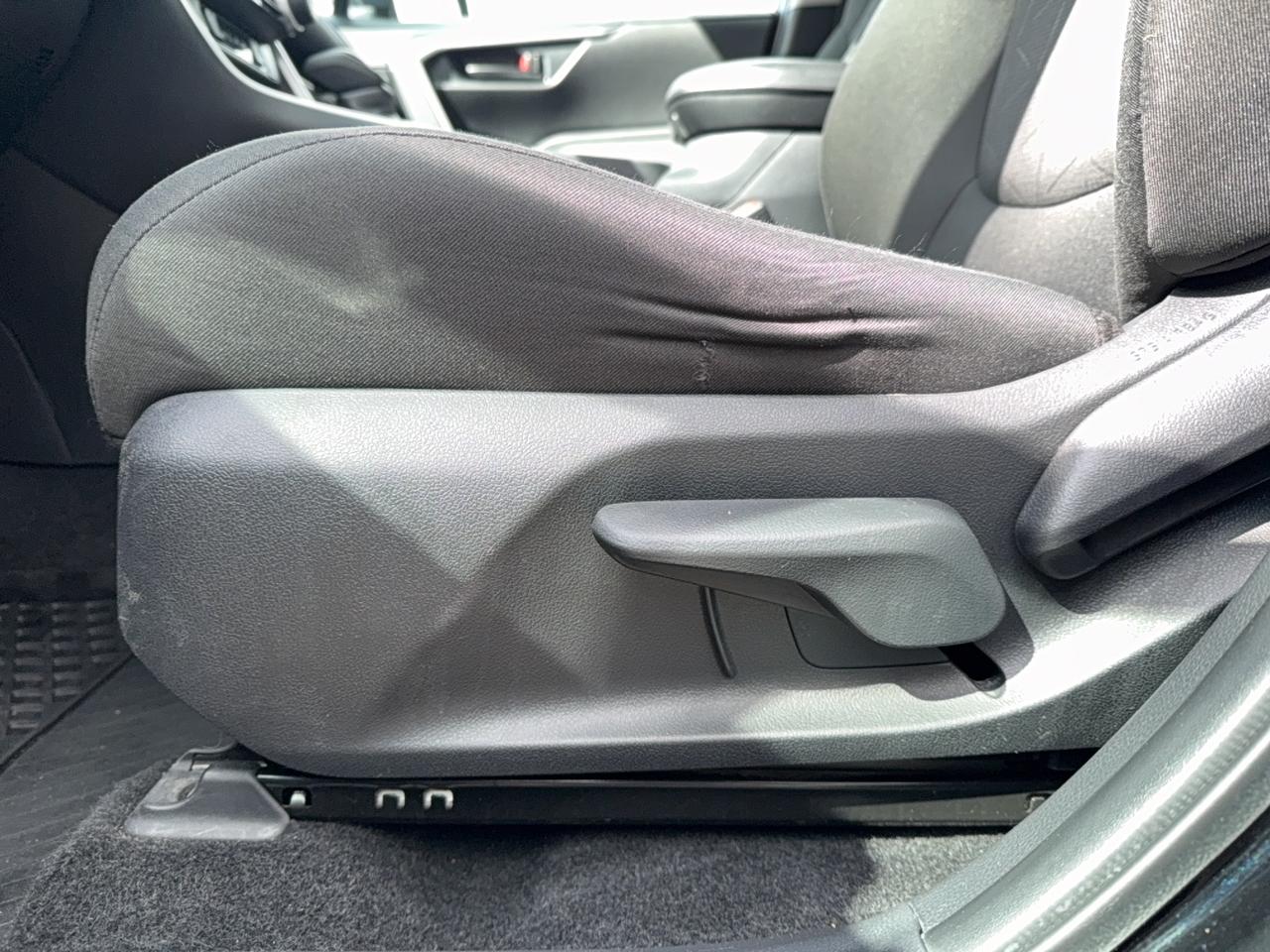 2024 Toyota RAV4 Hybrid LE AWD Photo