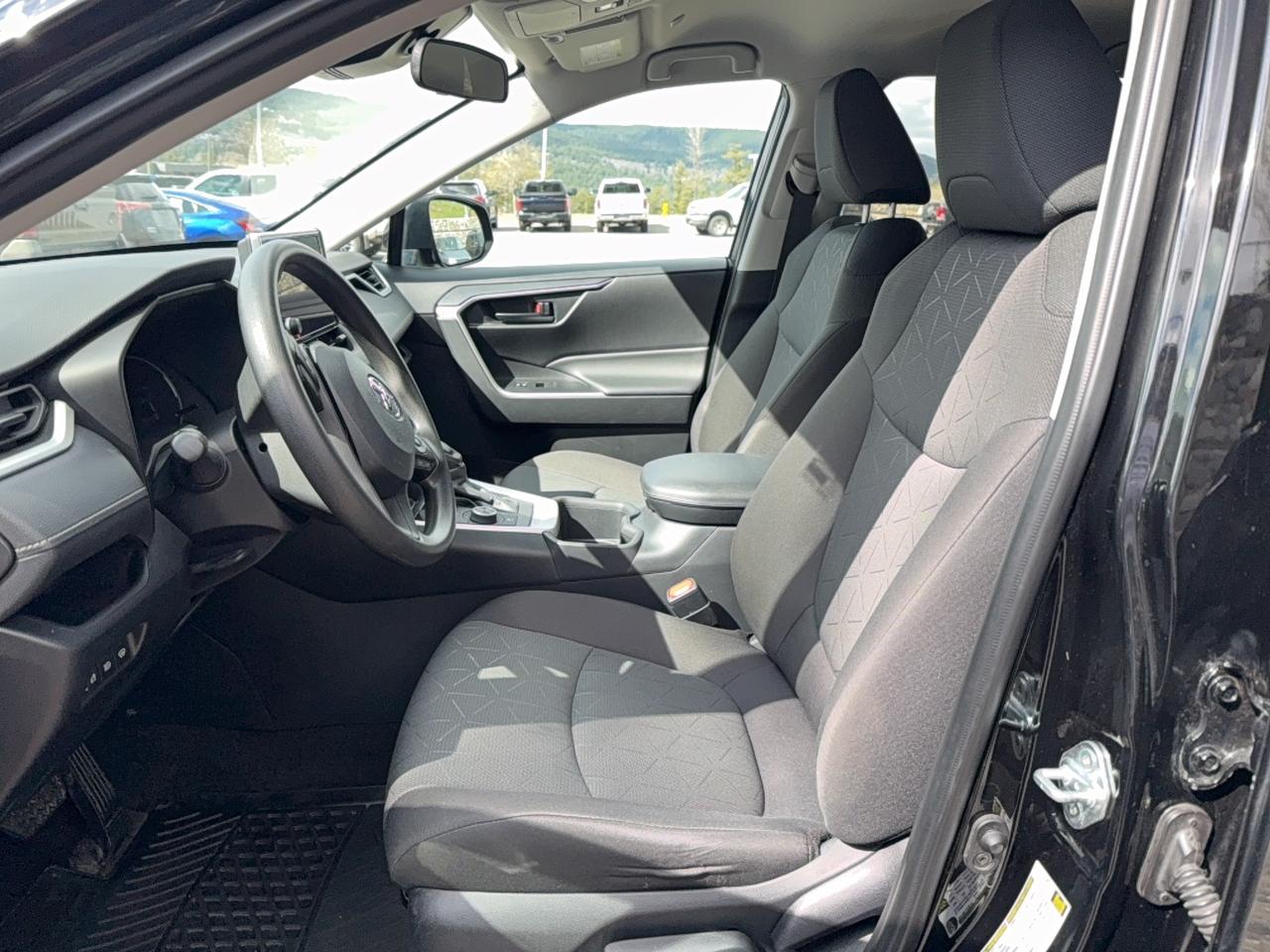 2024 Toyota RAV4 Hybrid LE AWD Photo