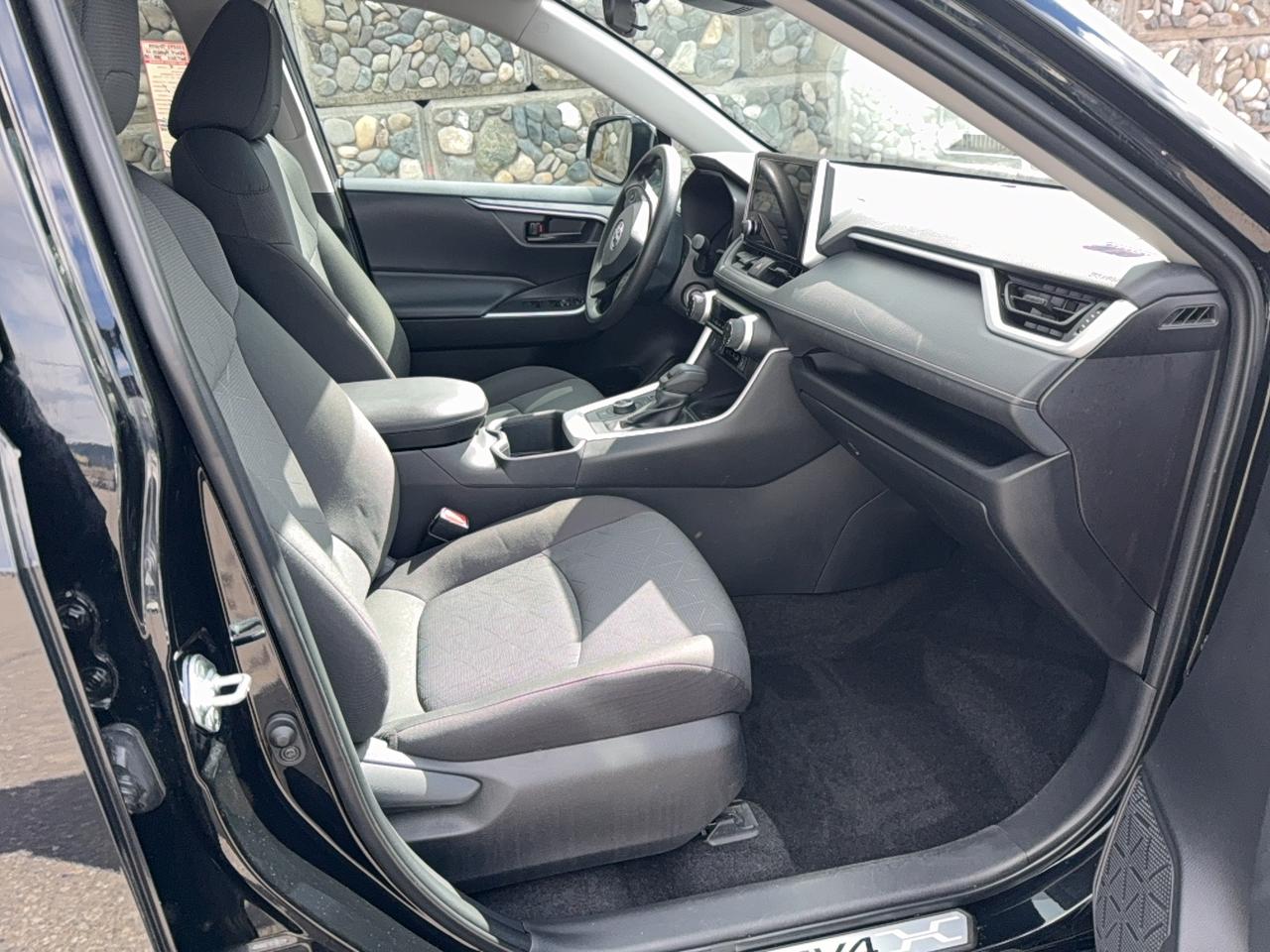 2024 Toyota RAV4 Hybrid LE AWD Photo
