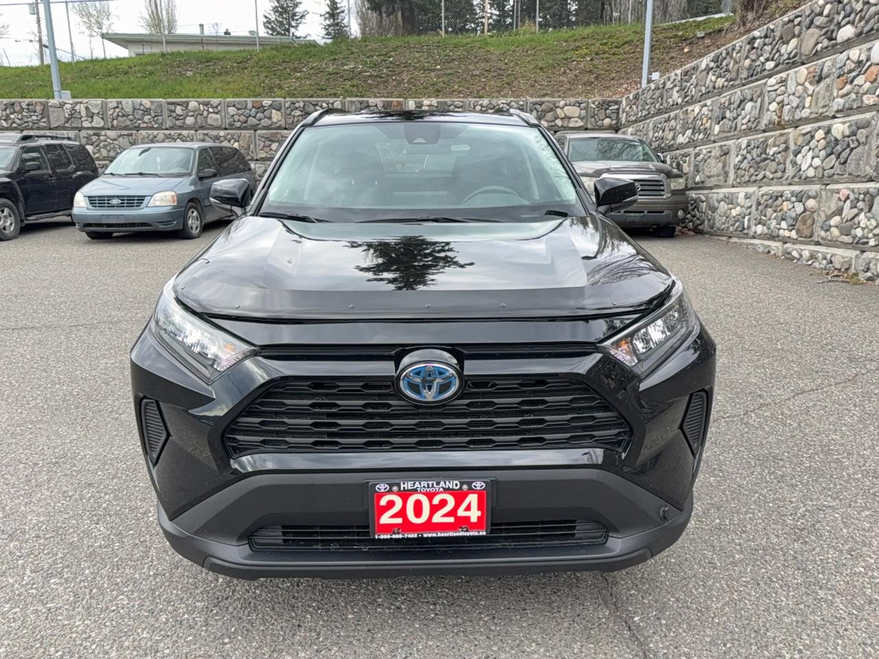 2024 Toyota RAV4 Hybrid LE AWD Photo1
