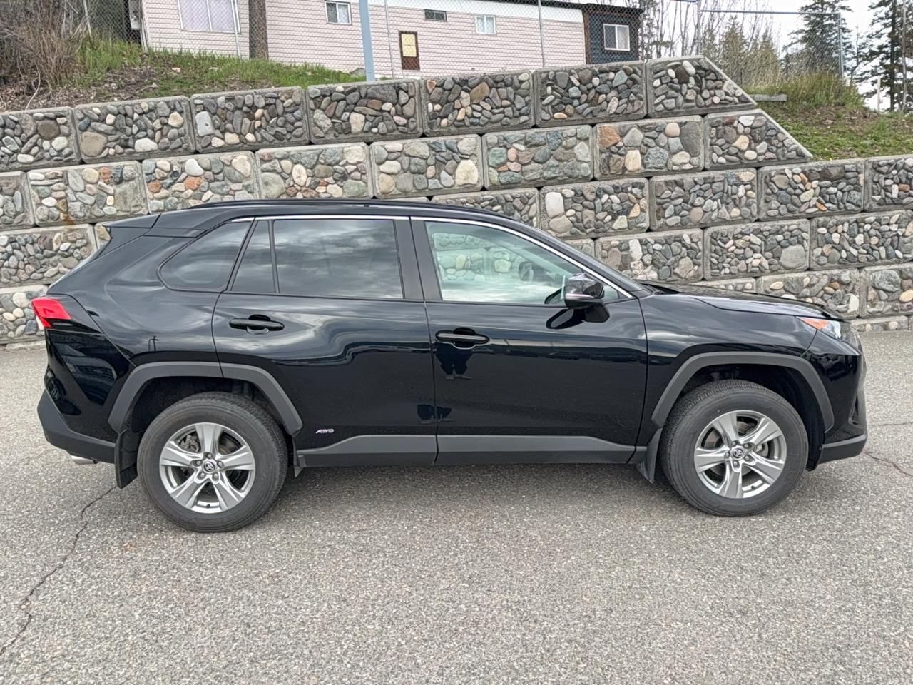 2024 Toyota RAV4 Hybrid LE AWD Photo