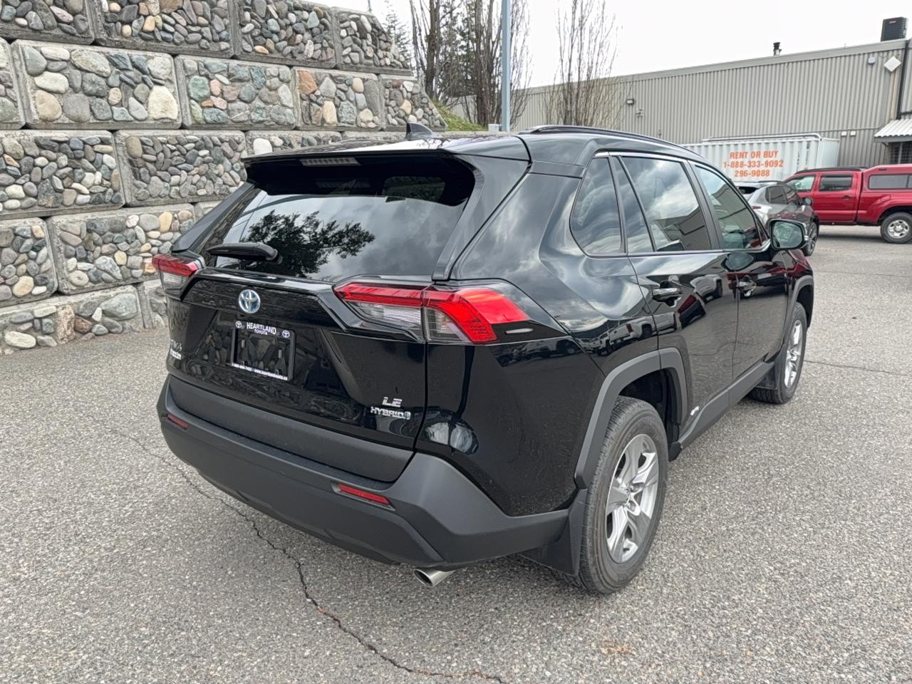 2024 Toyota RAV4 Hybrid LE AWD Photo