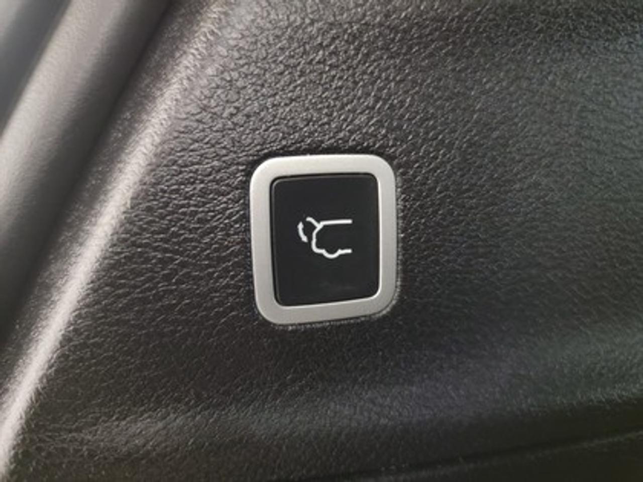 13886217