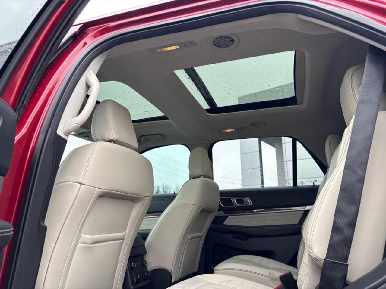 2018 Ford Explorer Platinum  - Sunroof -  Navigation Photo