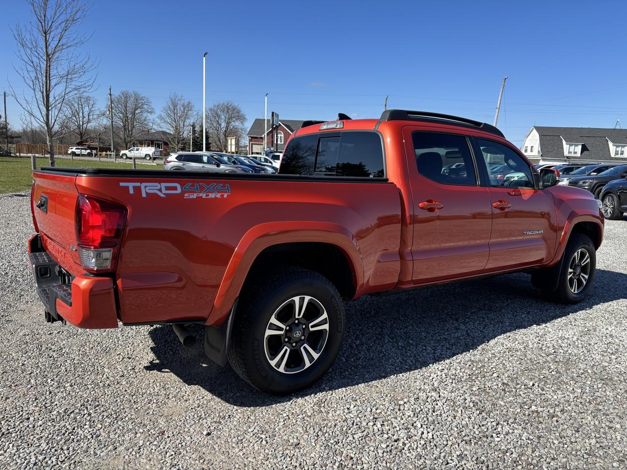 2017 Toyota Tacoma TRD Sport Photo4