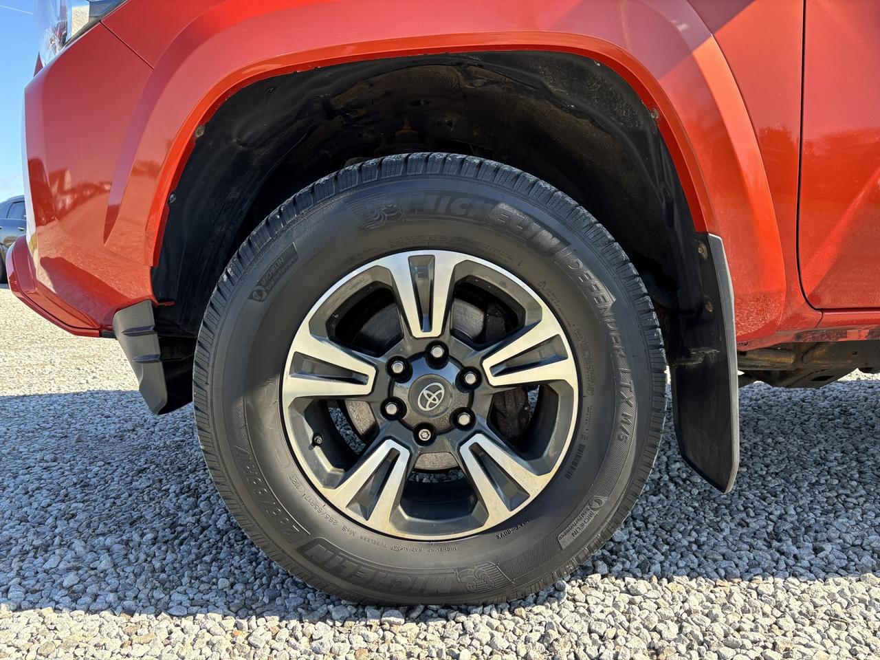 2017 Toyota Tacoma TRD Sport Photo