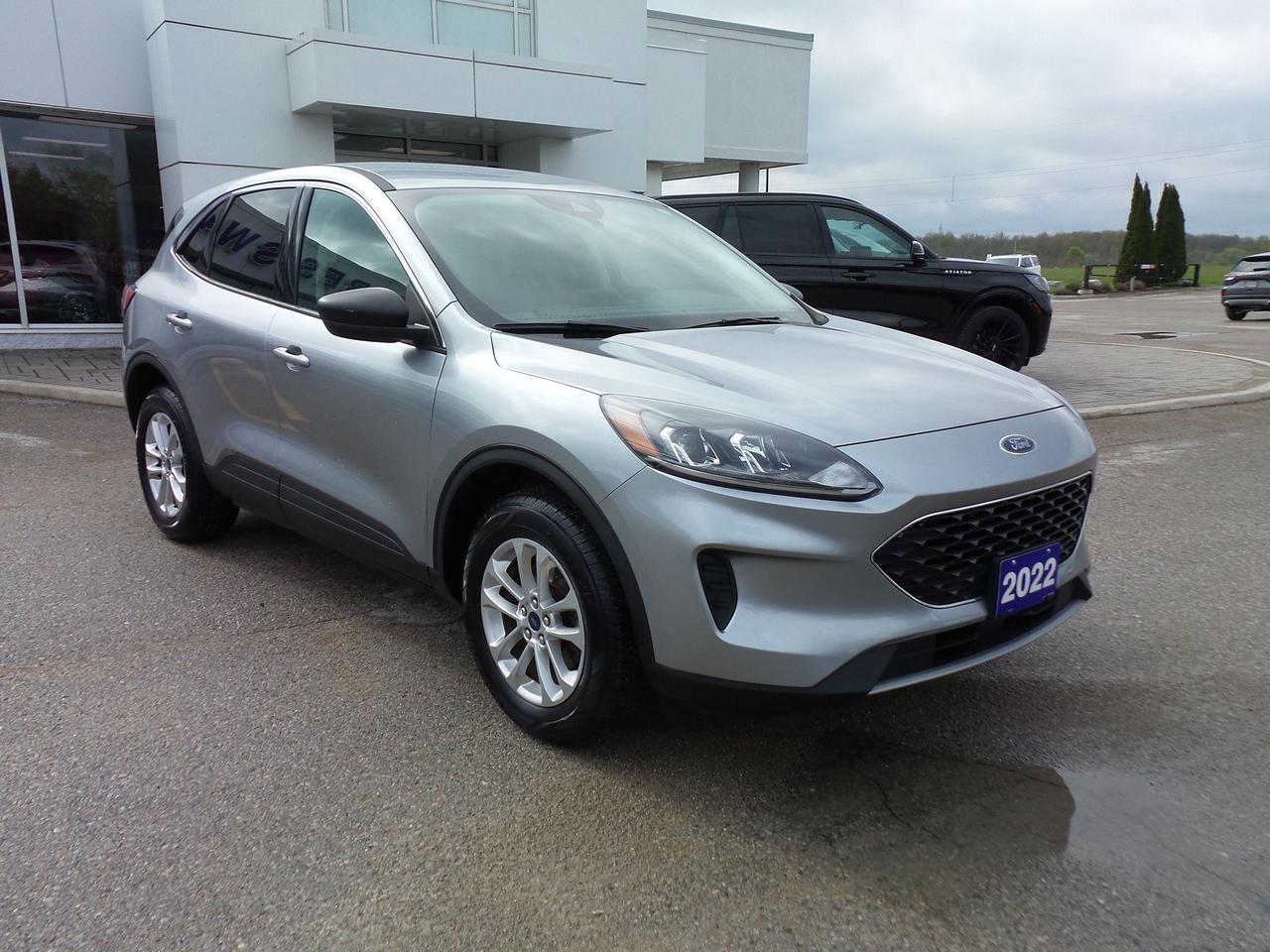 2022 Ford Escape SE, AWD, 1.5L ECOBOOST! LOCAL TRADE! HEATED SEATS! Photo2