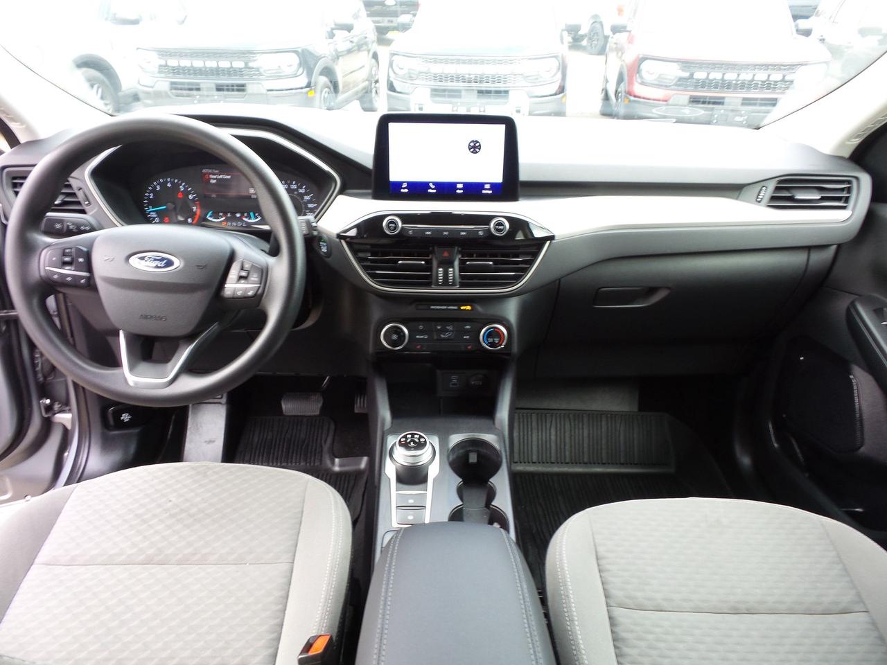 2022 Ford Escape SE, AWD, 1.5L ECOBOOST! LOCAL TRADE! HEATED SEATS! Photo