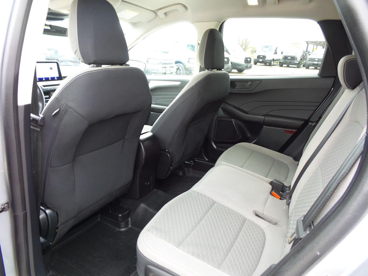 2022 Ford Escape SE, AWD, 1.5L ECOBOOST! LOCAL TRADE! HEATED SEATS! Photo