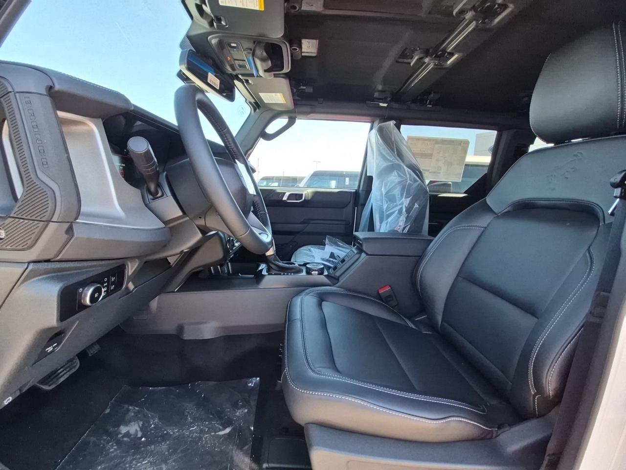 2026 Ford Bronco OUTER BANKS, HARDTOP, TERRAIN MGMT, REMOTE START Photo