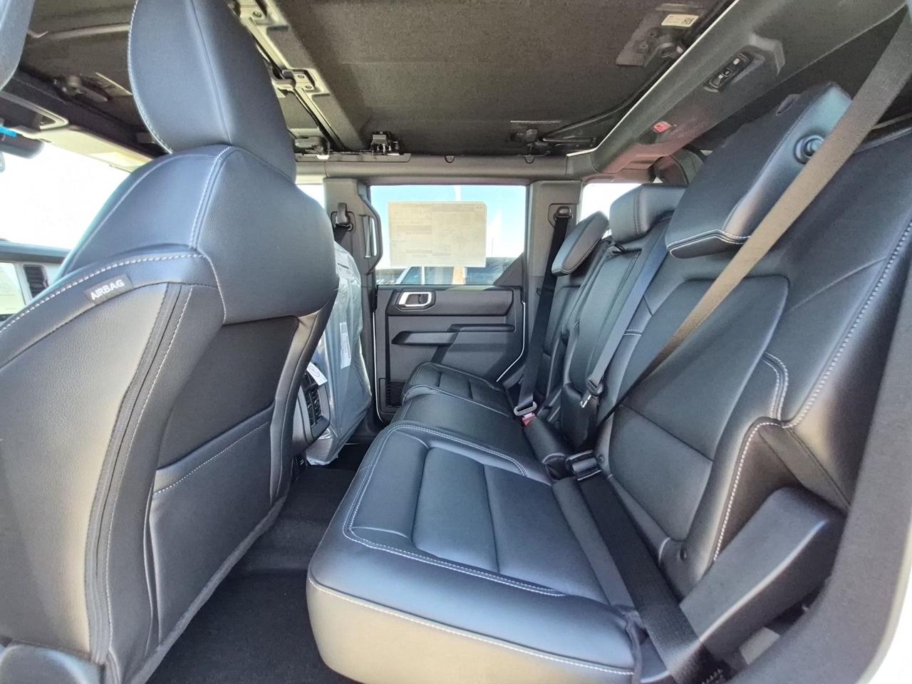 2026 Ford Bronco OUTER BANKS, HARDTOP, TERRAIN MGMT, REMOTE START Photo