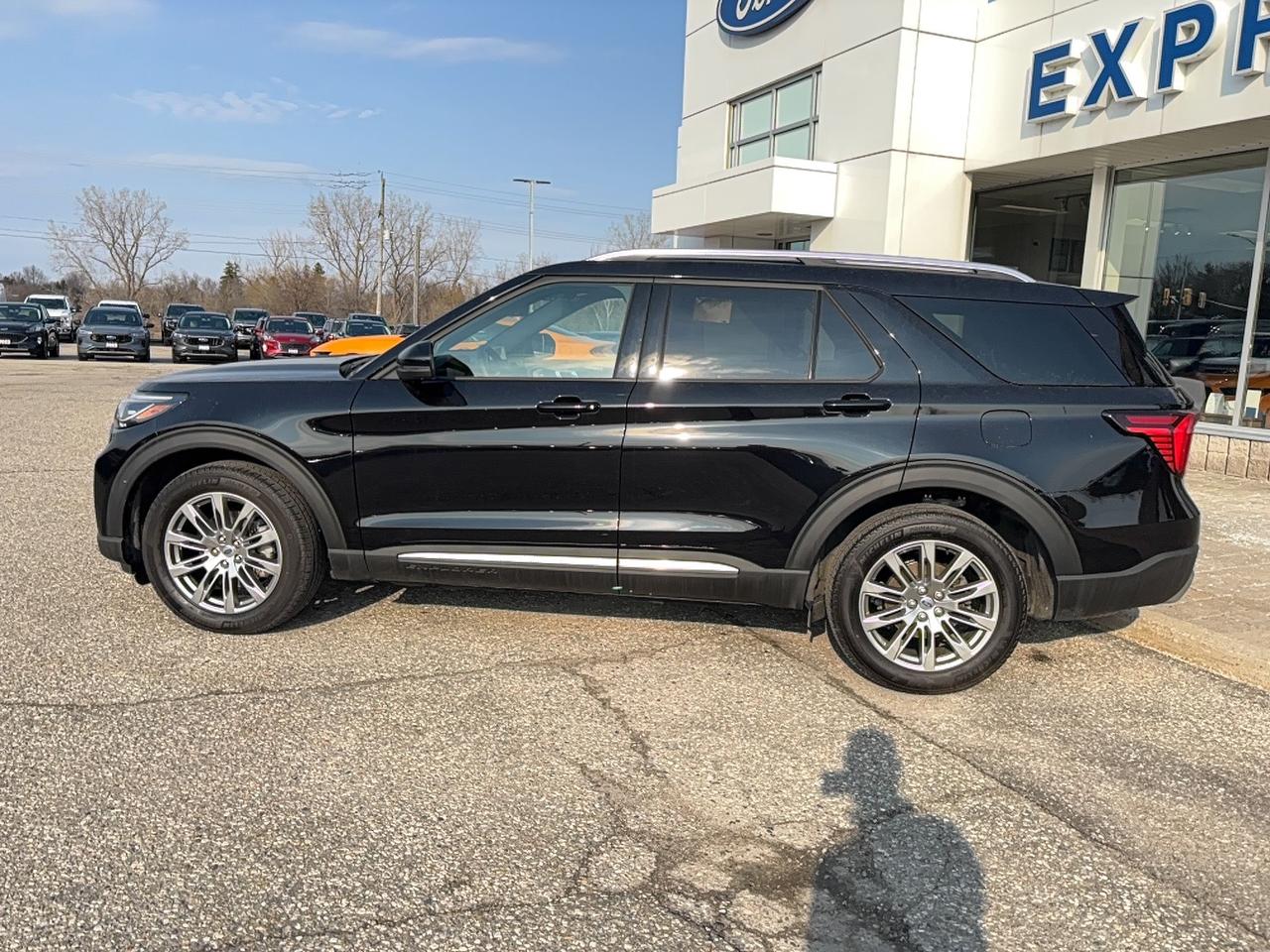 2026 Ford Explorer LOADED! 2.3L ECOBOOST! LEATHER, NAV, POWER GATE! Photo