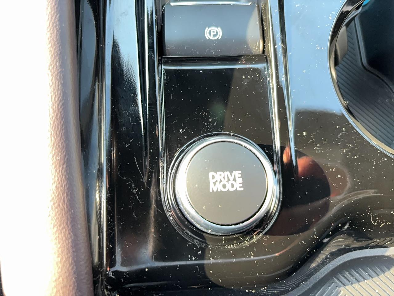 2026 Ford Explorer LOADED! 2.3L ECOBOOST! LEATHER, NAV, POWER GATE! Photo