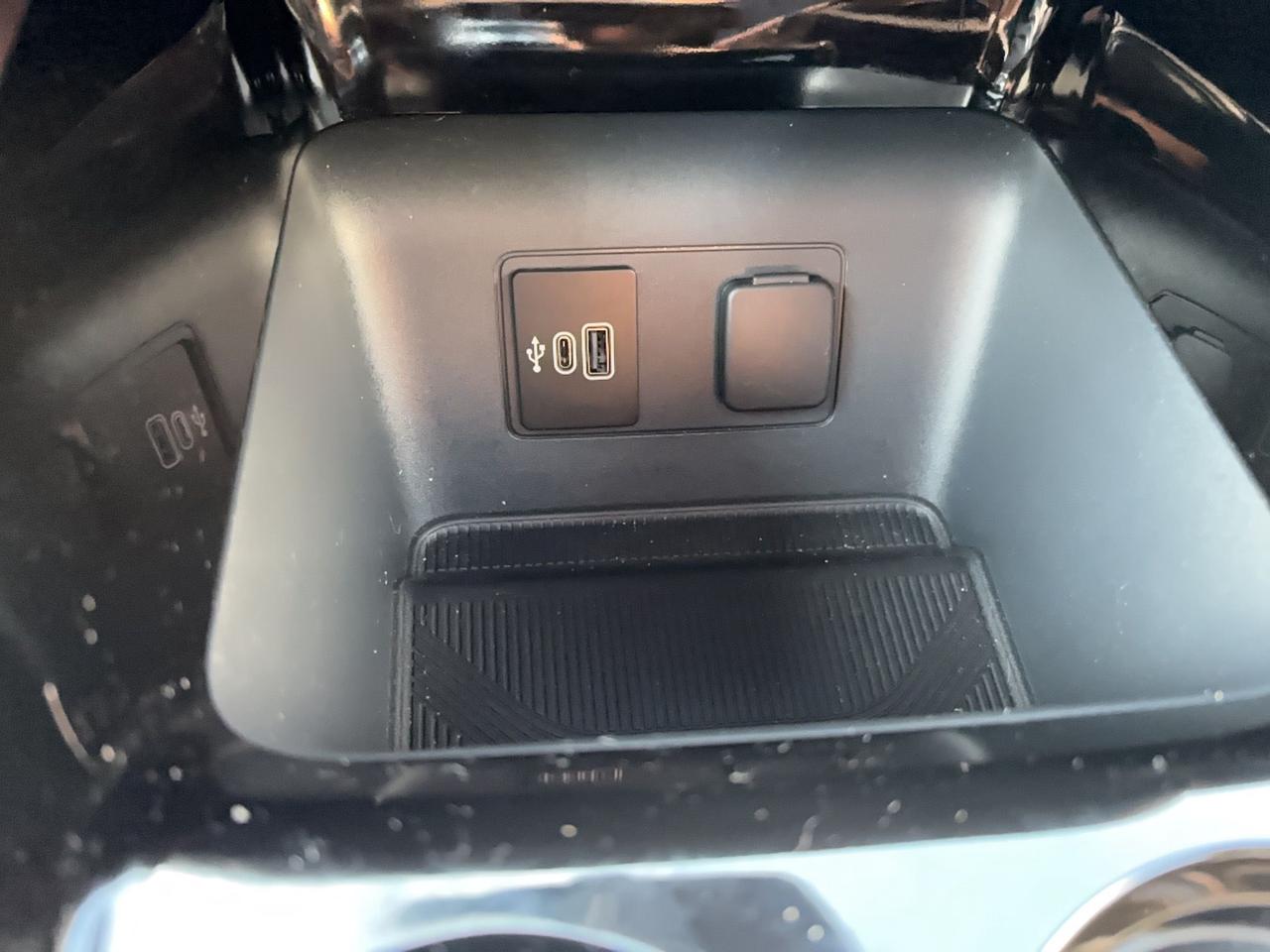 2026 Ford Explorer LOADED! 2.3L ECOBOOST! LEATHER, NAV, POWER GATE! Photo