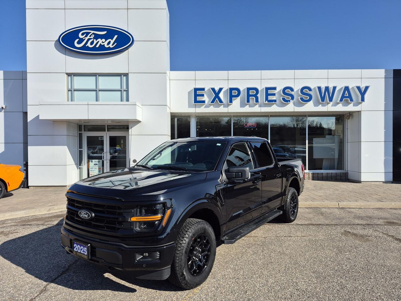 2025 Ford F-150 PREVIOUS DEMO! 5L ENGINE! 18" RIMS! SPORT!