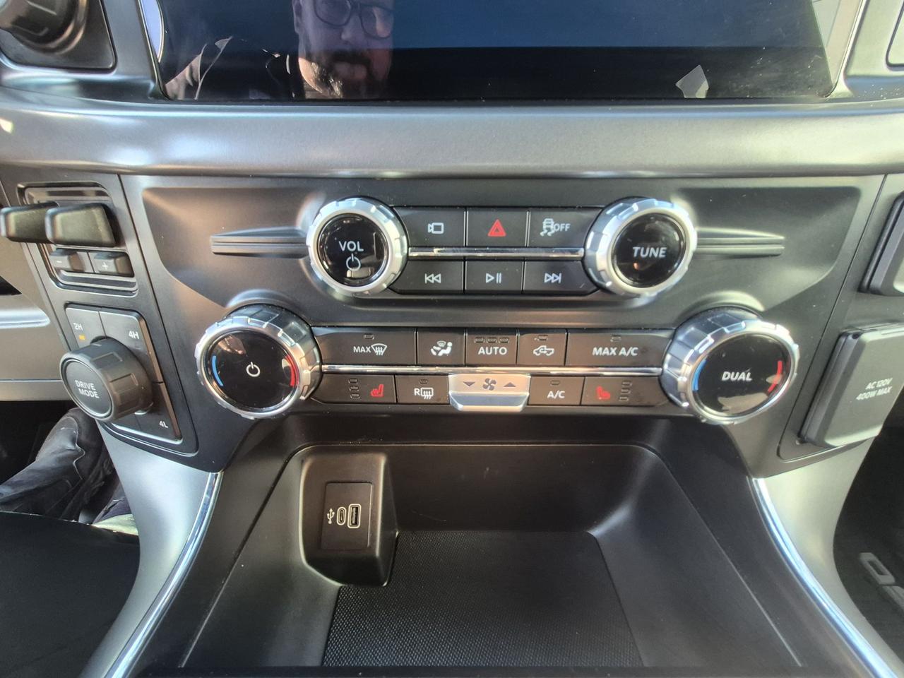 2025 Ford F-150 PREVIOUS DEMO! 5L ENGINE! 18" RIMS! SPORT! Photo