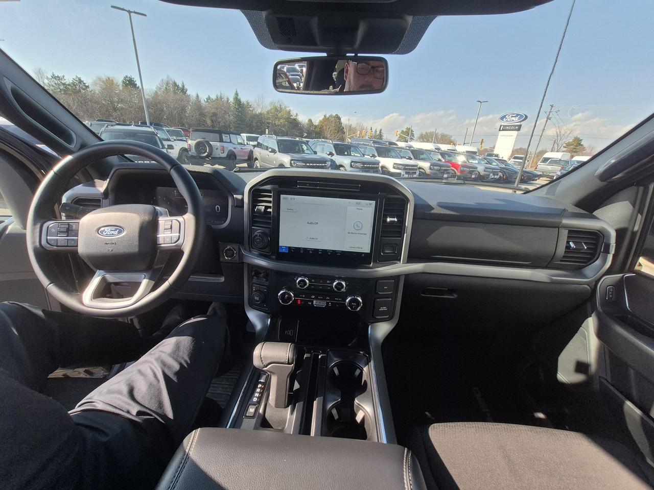 2025 Ford F-150 PREVIOUS DEMO! 5L ENGINE! 18" RIMS! SPORT! Photo