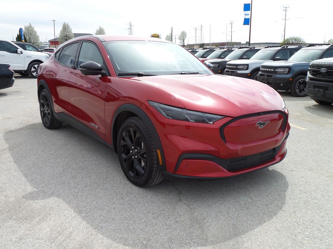2024 Ford Mustang Mach-E AWD, EXTENDED RANGE, HEATED SEATS AND WHEEL! Photo2