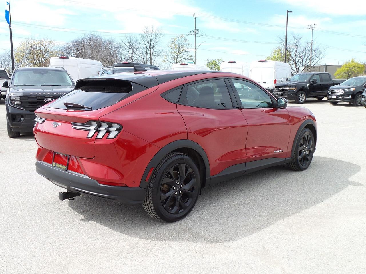 2024 Ford Mustang Mach-E AWD, EXTENDED RANGE, HEATED SEATS AND WHEEL! Photo4