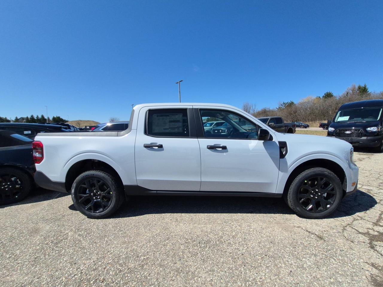 2026 Ford Maverick XLT, HYBRID, BLACK PKG, XLT LUX PKG, SPRAY-IN BED Photo2