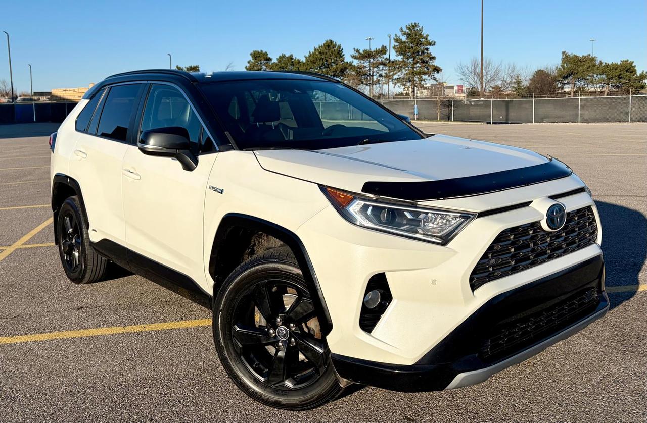 2019 Toyota RAV4 XSE Hybrid AWD Photo