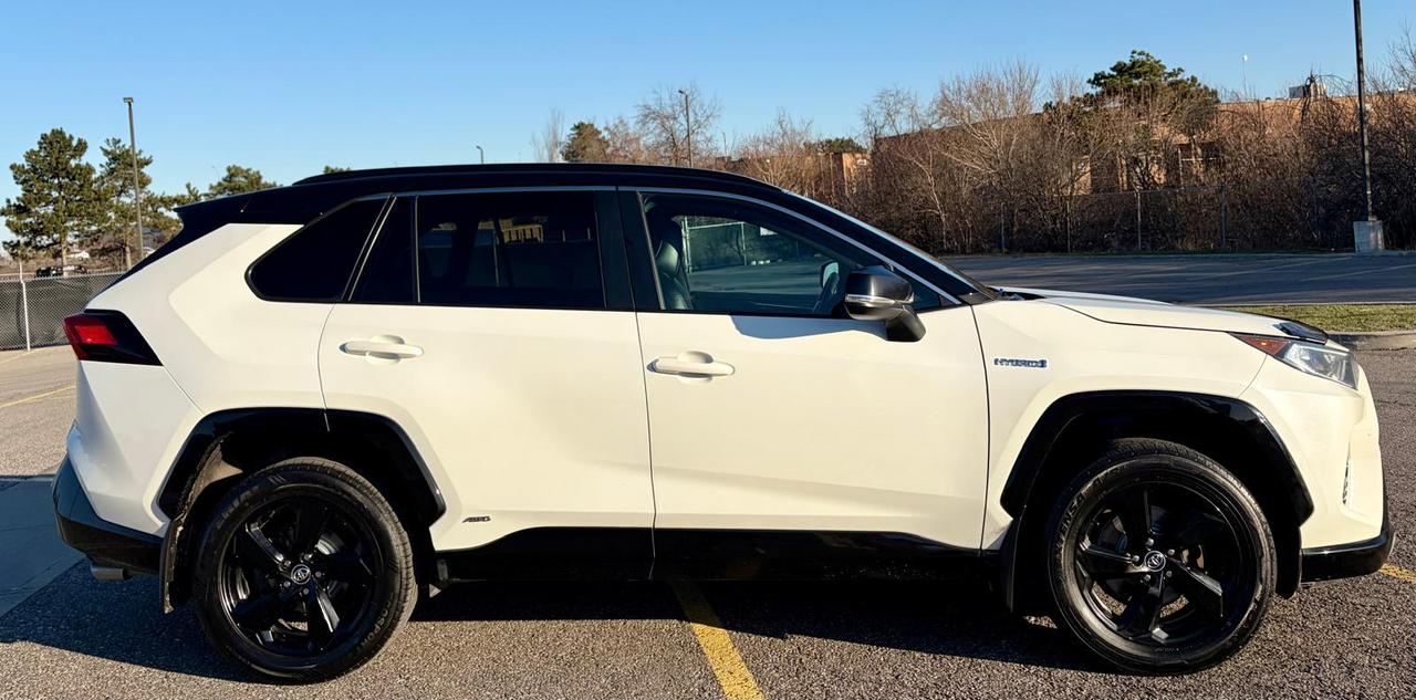 2019 Toyota RAV4 XSE Hybrid AWD Photo2