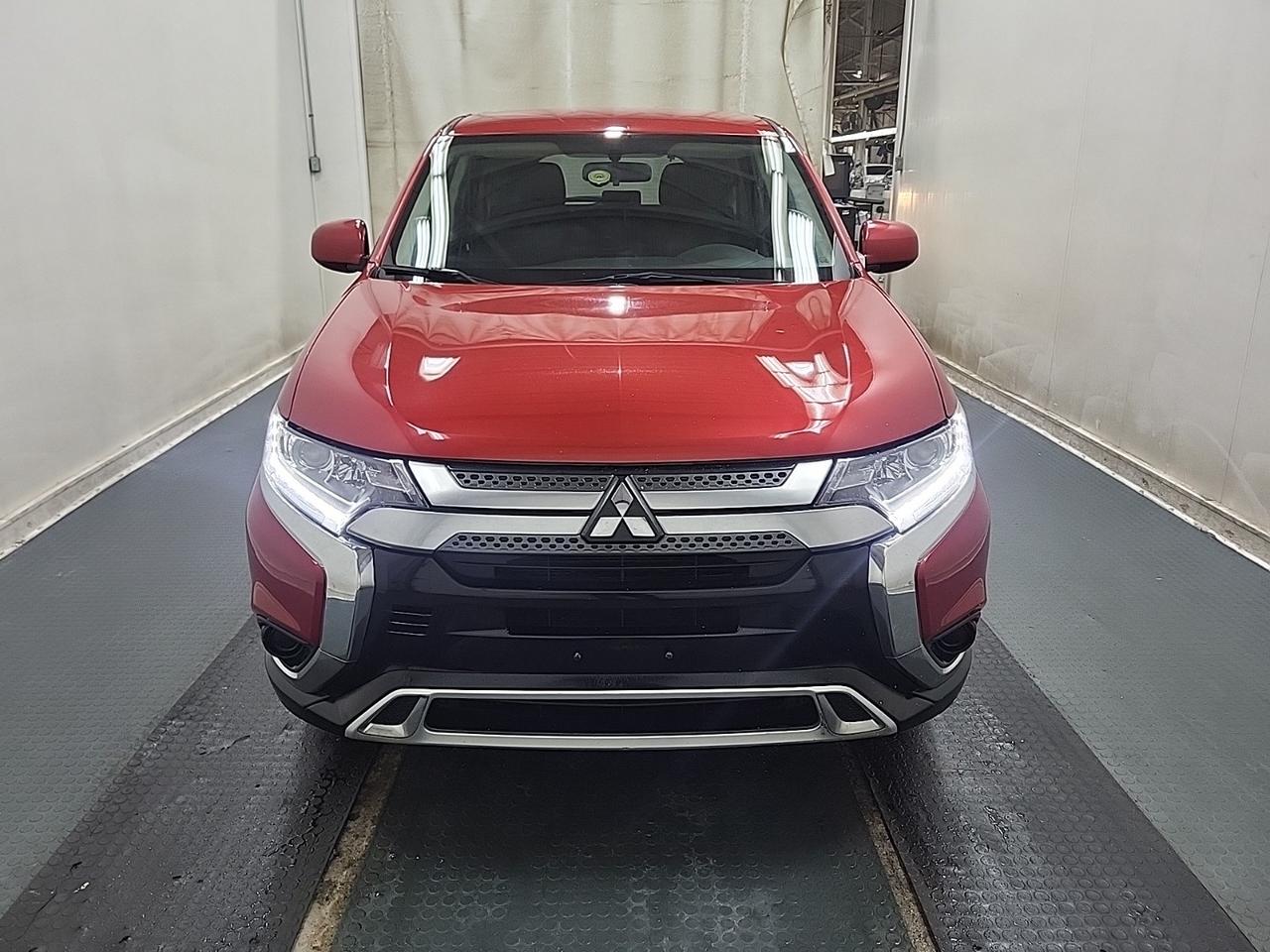 2019 Mitsubishi Outlander ES Photo