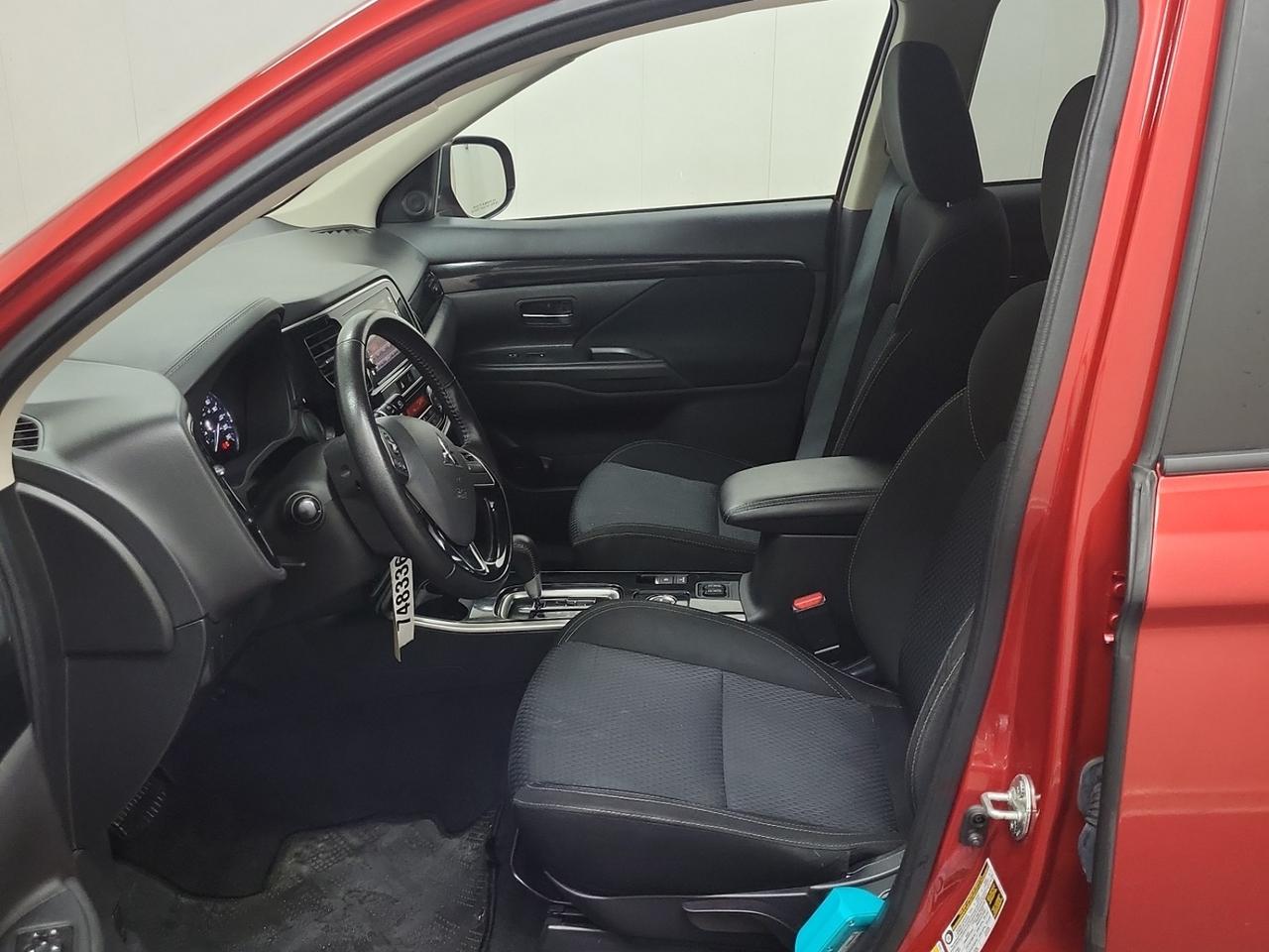 2019 Mitsubishi Outlander ES Photo