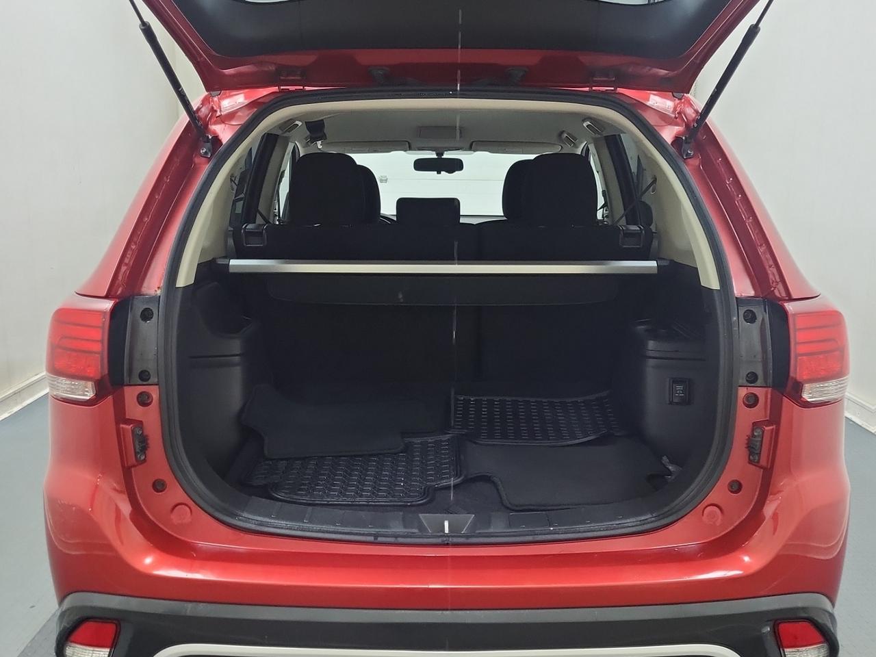 2019 Mitsubishi Outlander ES Photo