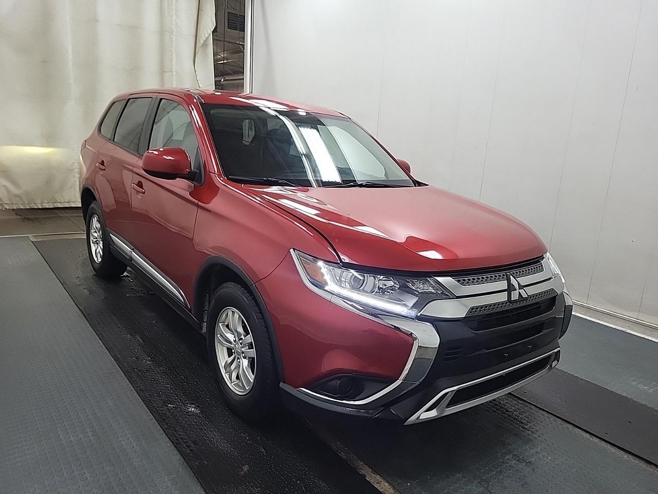 2019 Mitsubishi Outlander ES Photo