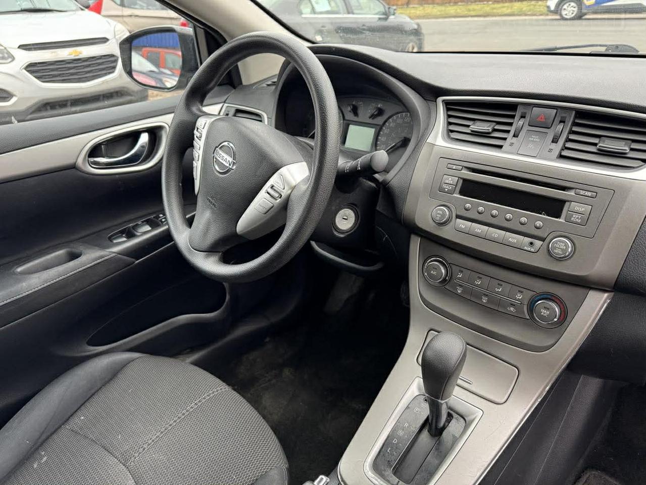 2014 Nissan Sentra S Photo