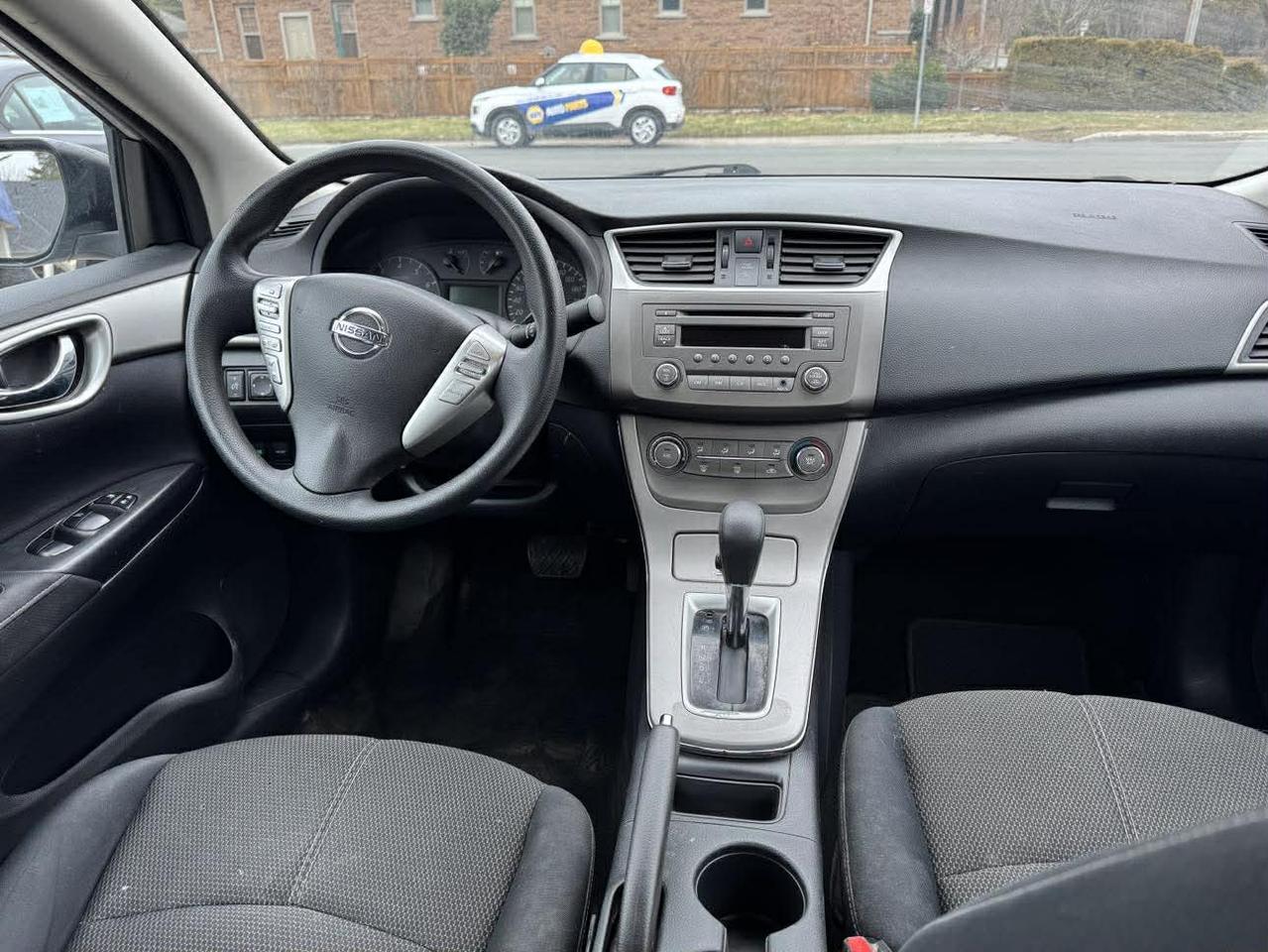 2014 Nissan Sentra S Photo