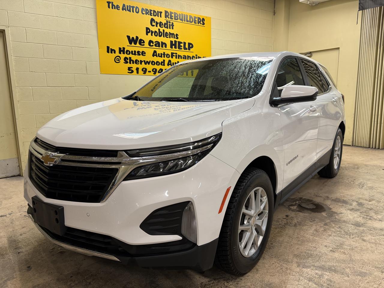 2024 Chevrolet Equinox LT Photo2
