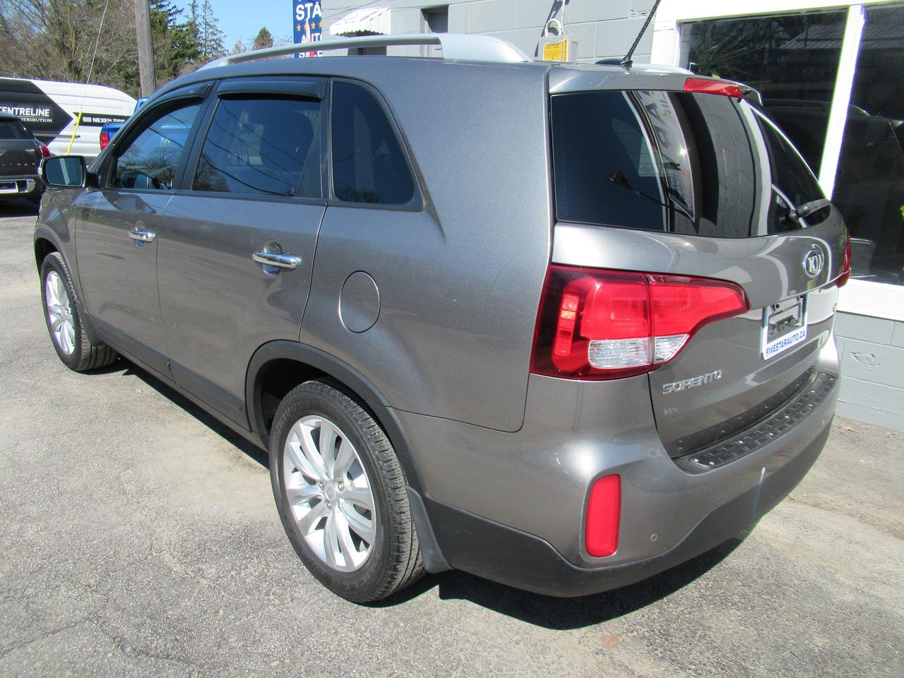 2014 Kia Sorento FWD 4DR V6 AUTO LX Photo1